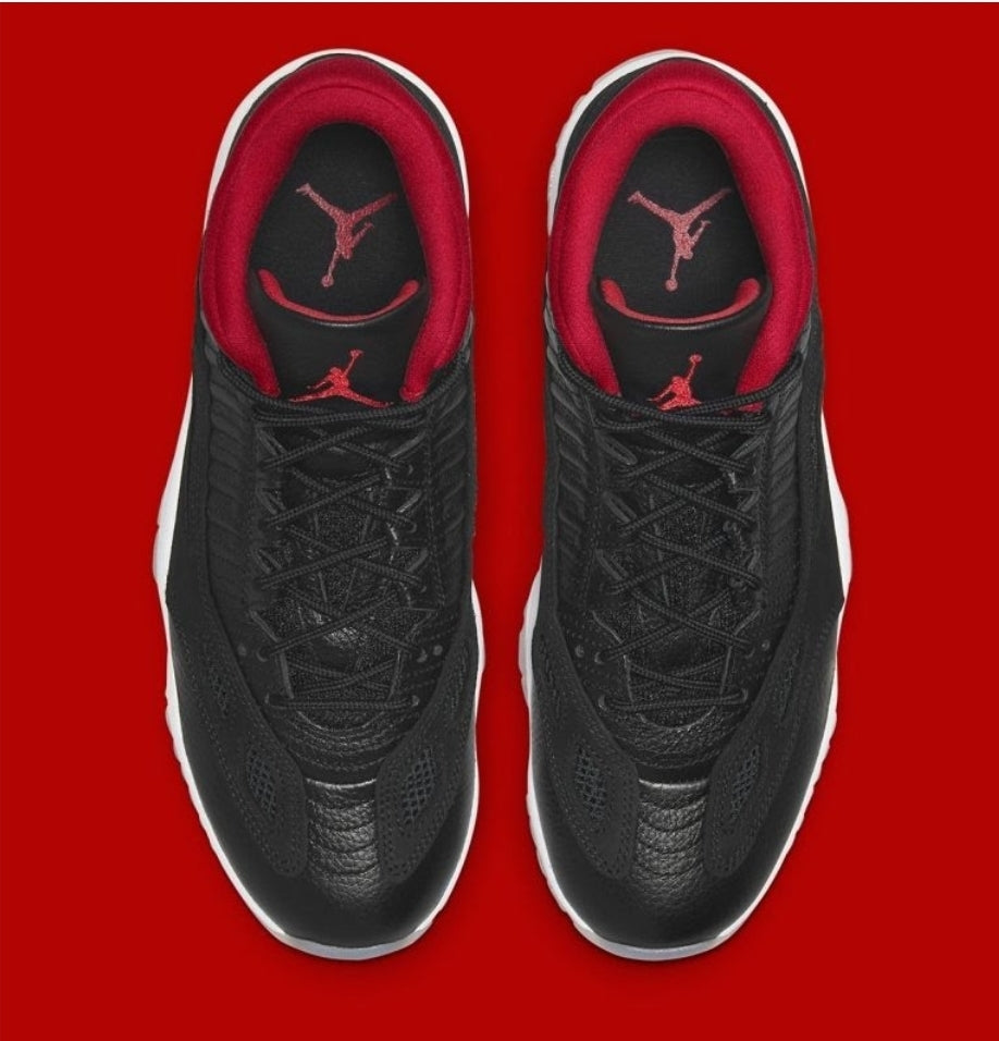 Les baskets Air Jordan 11 offrent un style légendaire et une performance exceptionnelle.design unique
Pas Cher. moin cher.