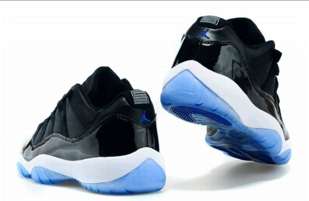 Les baskets Air Jordan 11 offrent un style légendaire et une performance exceptionnelle.design unique
Pas Cher. moin cher.