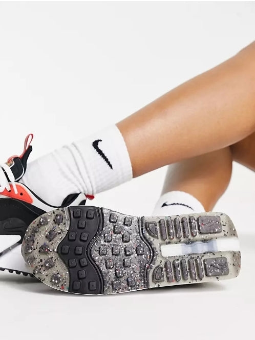 les Baskets Nike Air Max Furyosa Honeydew sont un témoignage de l'engagement de Nike à combiner style et innovation.