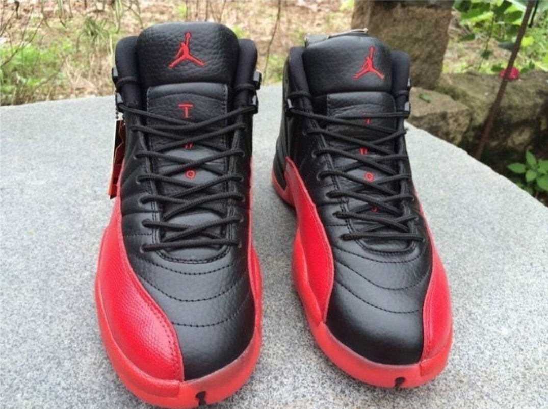 Les baskets Air Jordan 12 offrent un style iconique et une performance exceptionnelle.design distinctif.pas cher.moin Cher.