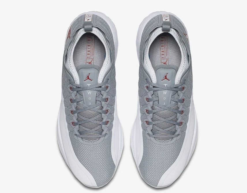 Les baskets Air Jordan 12 offrent un style iconique et une performance exceptionnelle.design distinctif.pas cher.moin Cher.