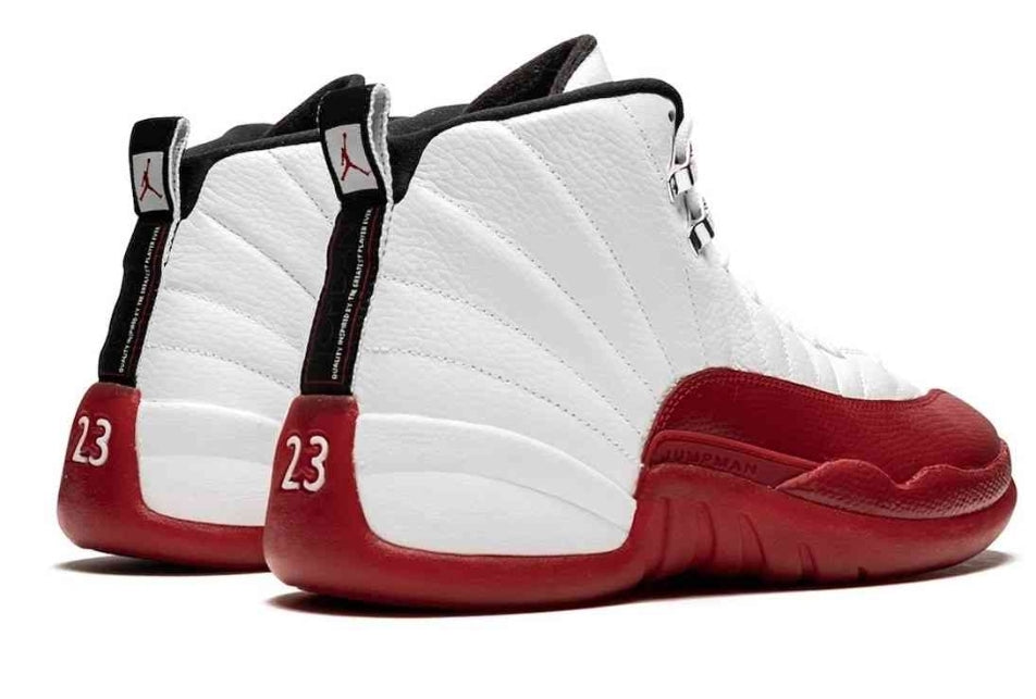 Les baskets Air Jordan 12 offrent un style iconique et une performance exceptionnelle.design distinctif.pas cher.moin Cher.