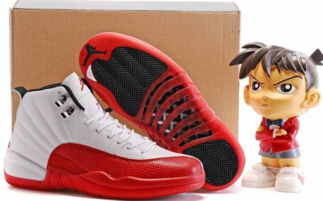 Les baskets Air Jordan 12 offrent un style iconique et une performance exceptionnelle.design distinctif.pas cher.moin Cher.