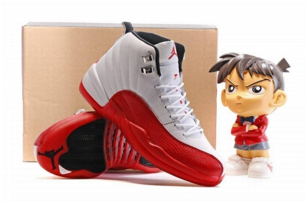 Les baskets Air Jordan 12 offrent un style iconique et une performance exceptionnelle.design distinctif.pas cher.moin Cher.