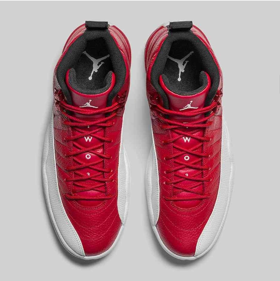 Les baskets Air Jordan 12 offrent un style iconique et une performance exceptionnelle.design distinctif.pas cher.moin Cher.