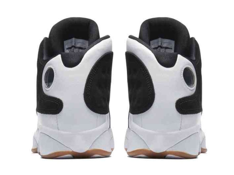 Les baskets Air Jordan 13 offrent un style emblématique et une performance exceptionnelle.
design distinctif .pas Cher. Moins cher.