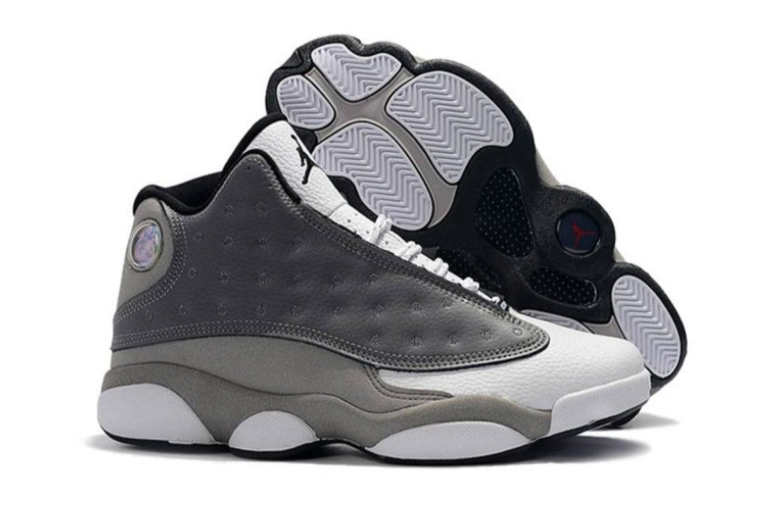 Les baskets Air Jordan 13 offrent un style emblématique et une performance exceptionnelle.
design distinctif .pas Cher. Moins cher.