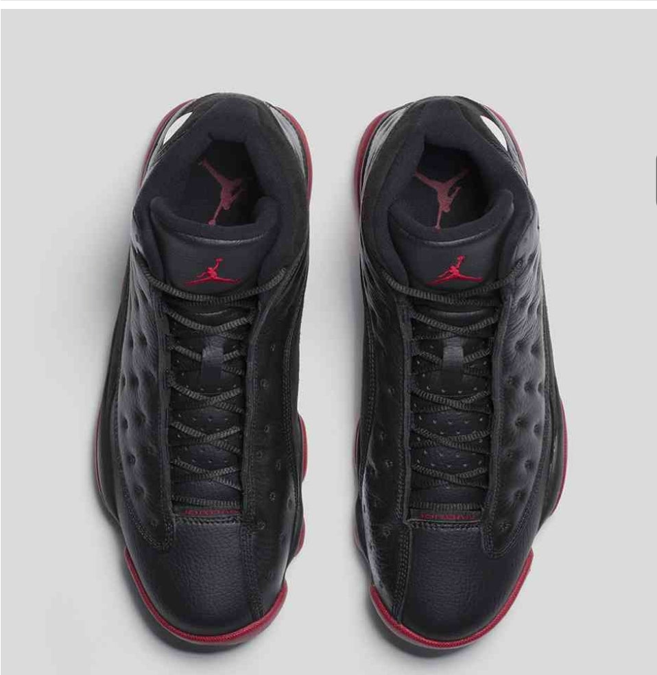 Les baskets Air Jordan 13 offrent un style emblématique et une performance exceptionnelle.
design distinctif .pas Cher. Moins cher.