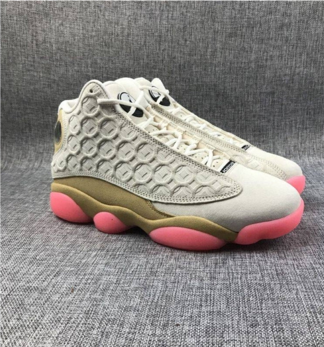 Les baskets Air Jordan 13 offrent un style emblématique et une performance exceptionnelle.
design distinctif .pas Cher. Moins cher.