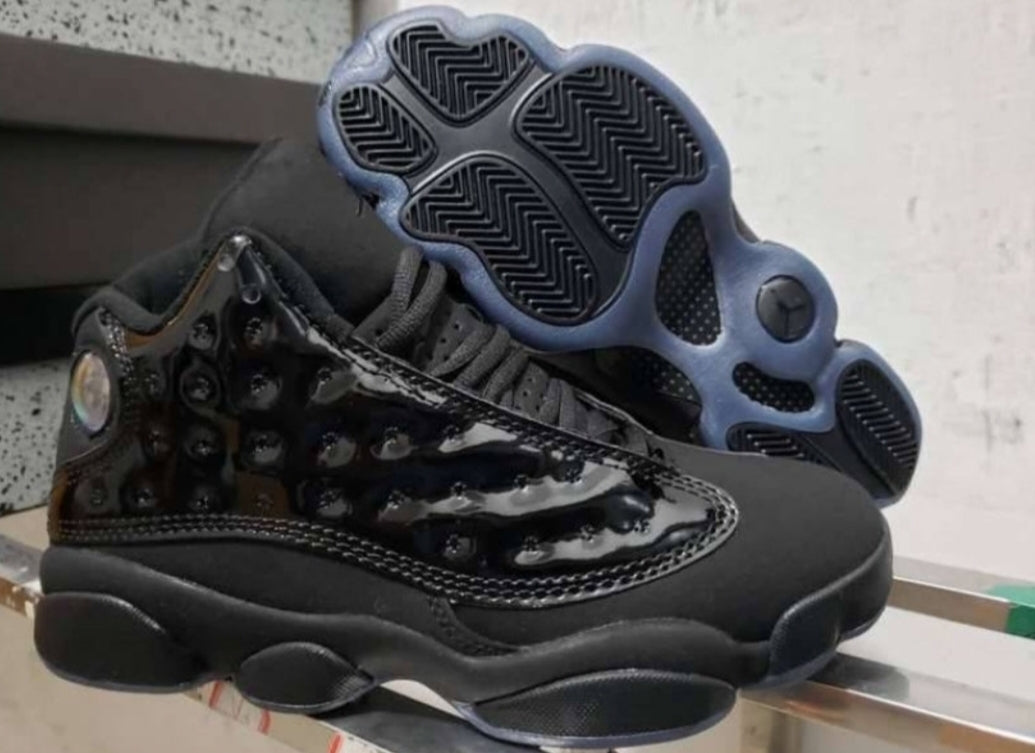 Les baskets Air Jordan 13 offrent un style emblématique et une performance exceptionnelle.
design distinctif .pas Cher. Moins cher.