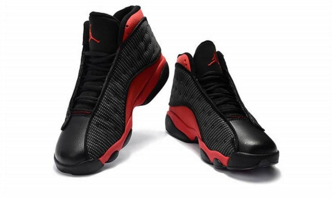 Les baskets Air Jordan 13 offrent un style emblématique et une performance exceptionnelle.
design distinctif .pas Cher. Moins cher.