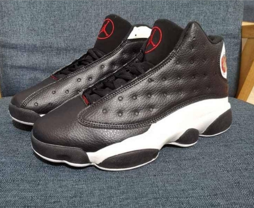 Les baskets Air Jordan 13 offrent un style emblématique et une performance exceptionnelle.
design distinctif .pas Cher. Moins cher.