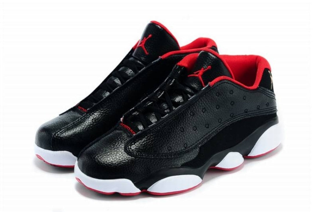Les baskets Air Jordan 13 offrent un style emblématique et une performance exceptionnelle.
design distinctif .pas Cher. Moins cher.