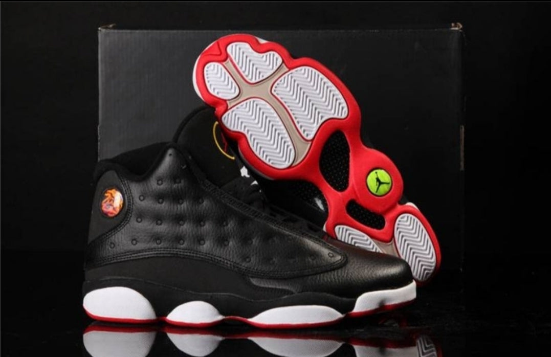 Les baskets Air Jordan 13 offrent un style emblématique et une performance exceptionnelle.
design distinctif .pas Cher. Moins cher.