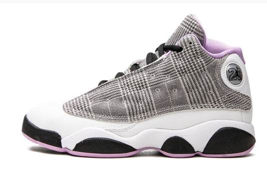 Les baskets Air Jordan 13 offrent un style emblématique et une performance exceptionnelle.
 design distinctif .pas Cher. Moins cher.