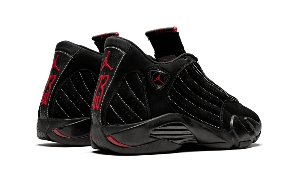 Les baskets Air Jordan 14 offrent un style emblématique et une performance exceptionnelle.
design distinctif. Pas cher. Moins cher.