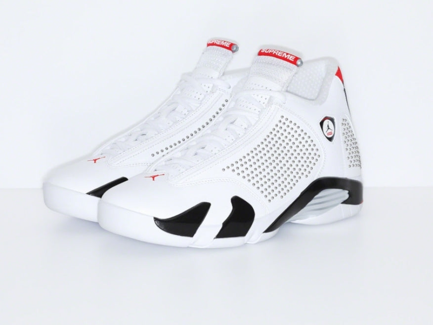 Les baskets Air Jordan 14 offrent un style emblématique et une performance exceptionnelle.
design distinctif. Pas cher. Moins cher.