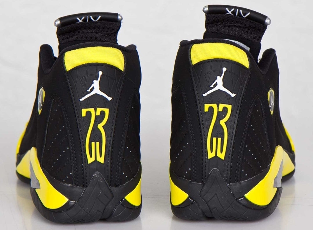 Les baskets Air Jordan 14 offrent un style emblématique et une performance exceptionnelle.
design distinctif. Pas cher. Moins cher.