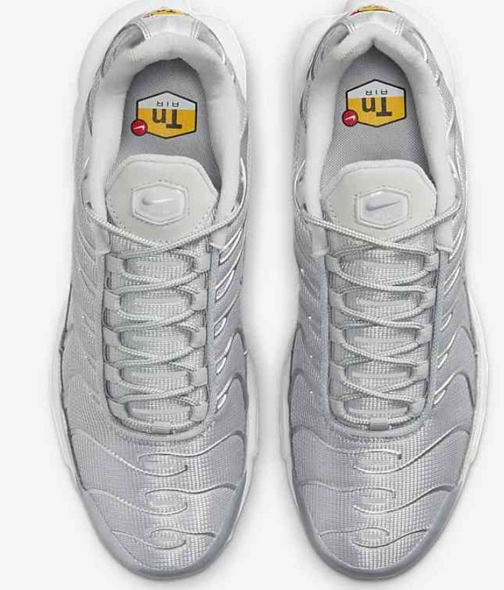 Les Baskets Nike Air Max Tn incarnent un style emblématique et une performance supérieure.
leur design distinctif.pas cher.le moins cher.