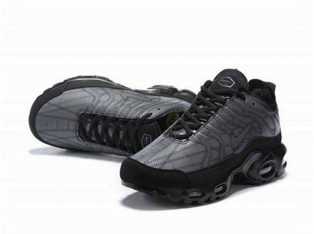 Les Baskets Nike Air Max Tn incarnent un style emblématique et une performance supérieure.
leur design distinctif.pas cher.le moins cher.