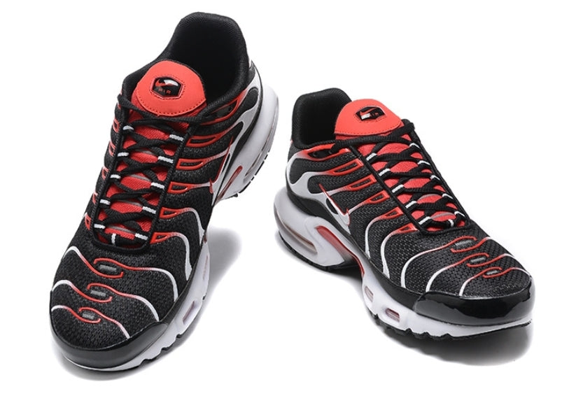 Les  Baskets Nike Air Max Tn incarnent un style emblématique et une performance supérieure.
design distinctif.pas cher. Le moins cher.