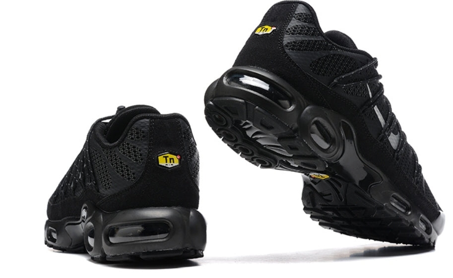 Les  Baskets Nike Air Max Tn incarnent un style emblématique et une performance supérieure.
design distinctif.pas cher. Le moins cher.