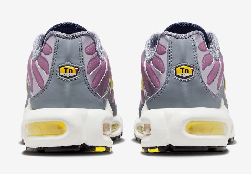 Les Baskets Nike Air Max Tn incarnent un style emblématique et une performance supérieure.
design distinctif .pas cher. Le moins cher.