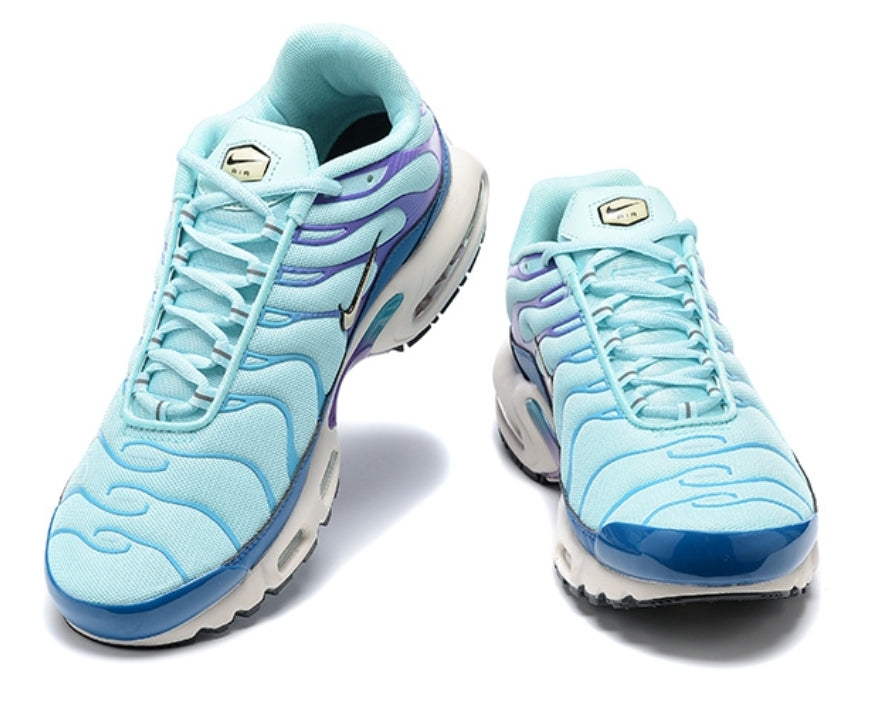 Les Baskets Nike Air Max Tn incarnent un style emblématique et une performance supérieure.
design distinctif .pas cher. Le moins cher.