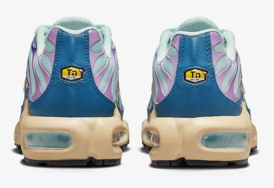 Les Baskets Nike Air Max Tn incarnent un style emblématique et une performance supérieure.
design distinctif .pas cher. Le moins cher.