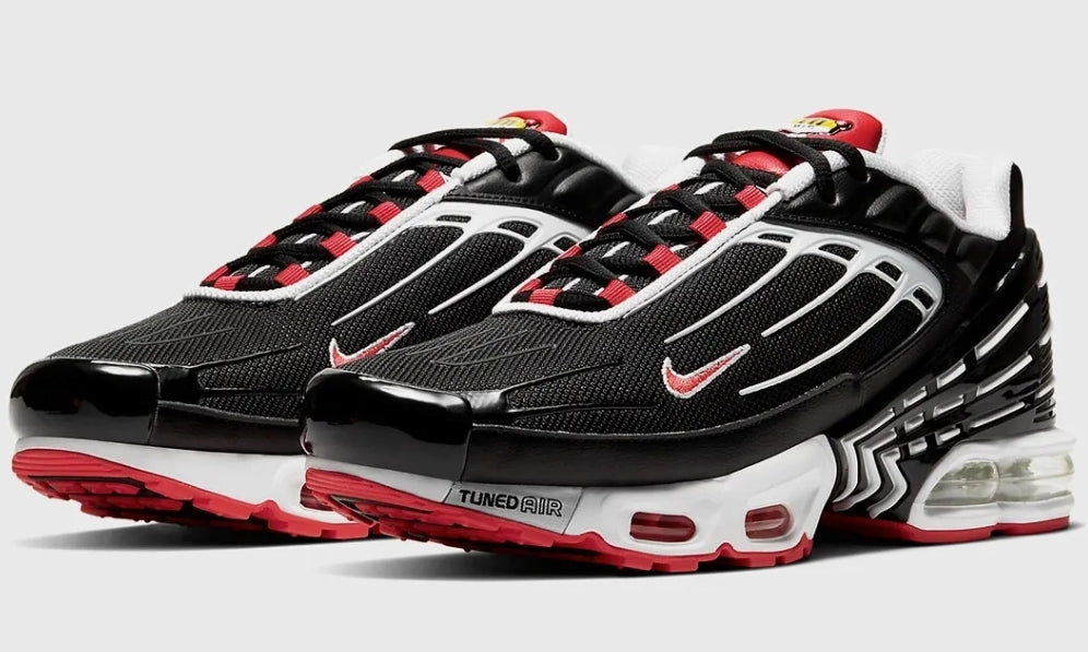 baskets Nike Air Max Plus 3Black White Track Red