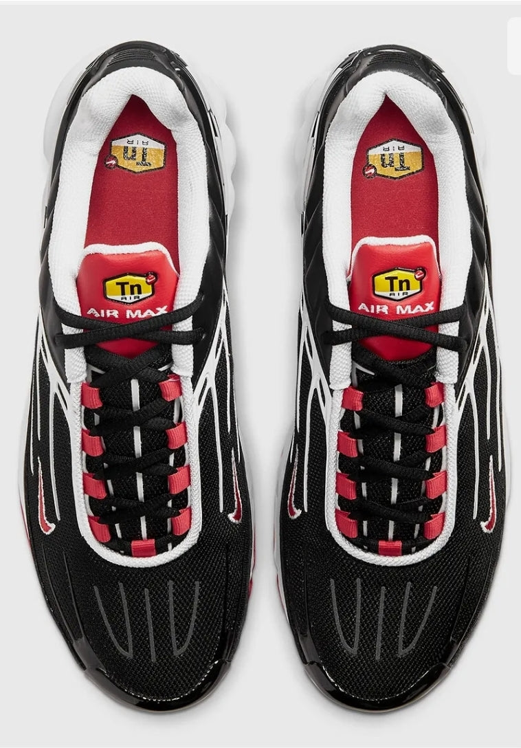 baskets Nike Air Max Plus 3Black White Track Red