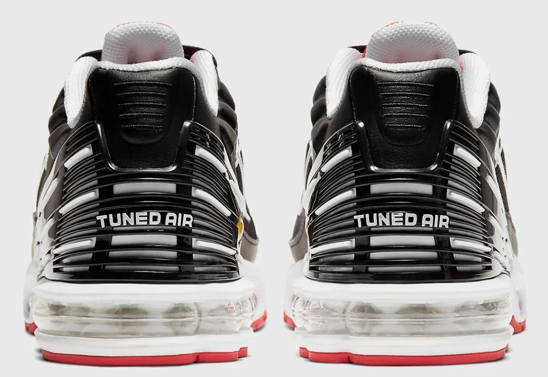 baskets Nike Air Max Plus 3Black White Track Red