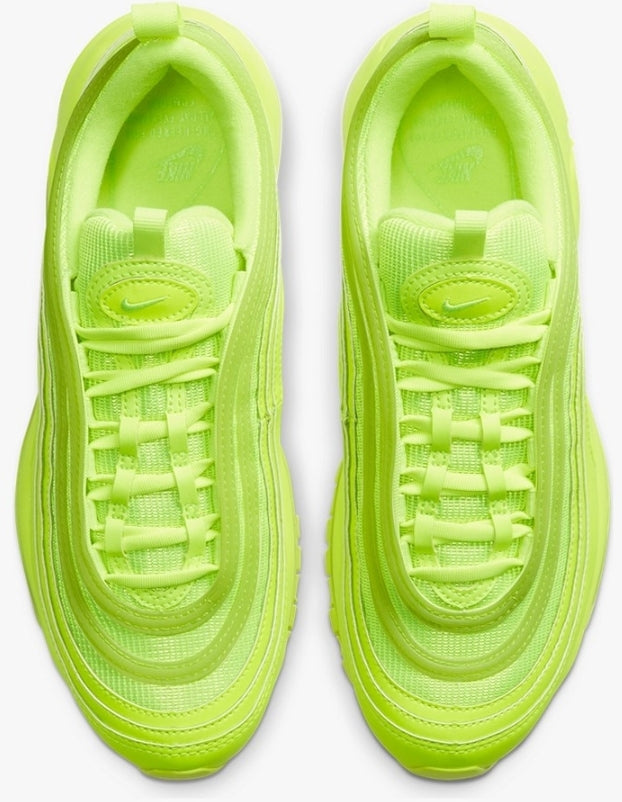 Les baskets Nike Air Max 97 sont synonymes de style emblématique et de confort absolu. Leur design ondulé distinctif.pas cher. Le moins cher.