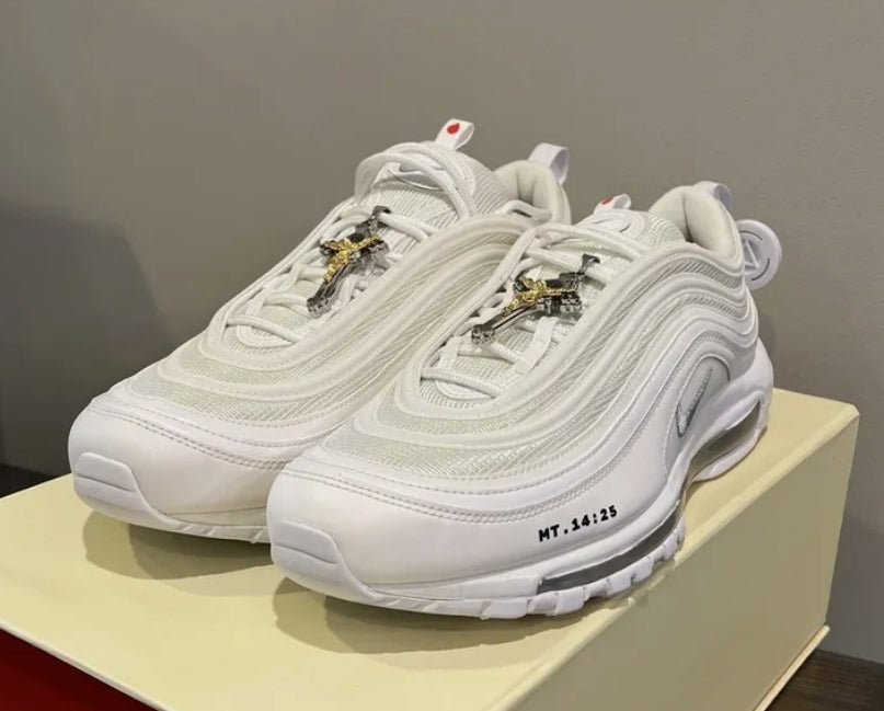 Les baskets Nike Air Max 97 sont synonymes de style emblématique et de confort absolu. Leur design ondulé distinctif.pas cher. Le moins cher.