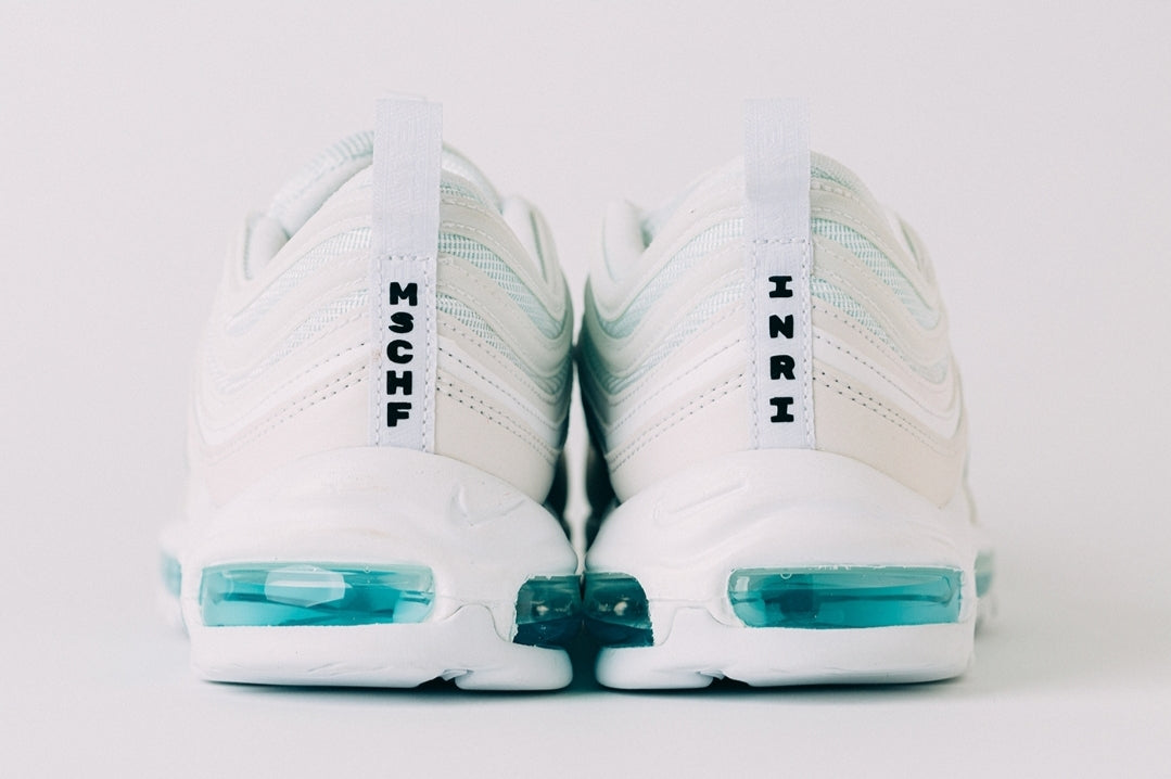Les baskets Nike Air Max 97 sont synonymes de style emblématique et de confort absolu. Leur design ondulé distinctif.pas cher. Le moins cher.