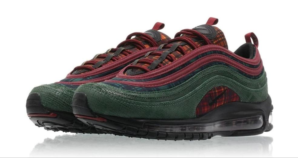 Les baskets Nike Air Max 97 sont synonymes de style emblématique et de confort absolu. Leur design ondulé distinctif.pas cher. Le moins cher.