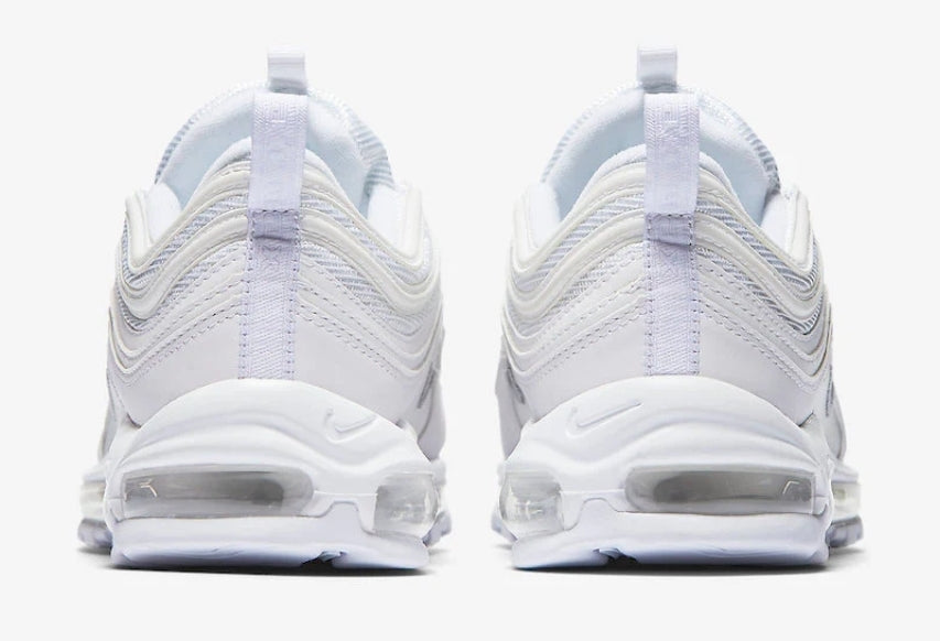 Les baskets Nike Air Max 97 sont synonymes de style emblématique et de confort absolu. Leur design ondulé distinctif.pas cher. Le moins cher.