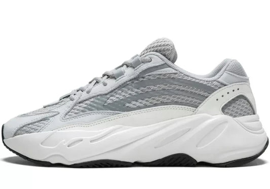 Les baskets Adidas Yeezy 700 V2 incarnent un style emblématique et une performance supérieure.
 design distinctif.pas cher.le moins cher.