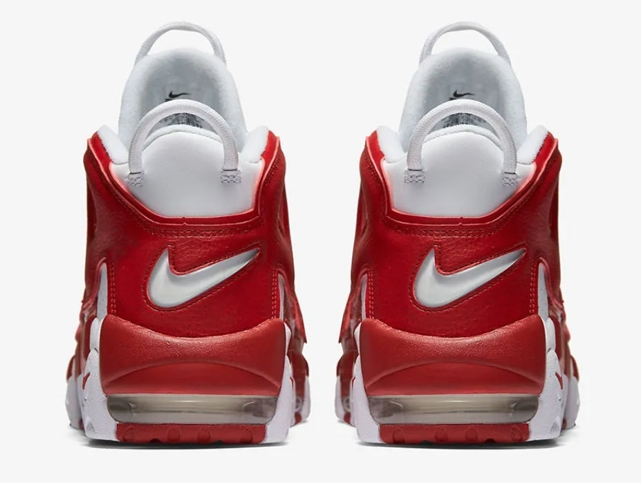 Les baskets Nike Air Uptempo combinent style audacieux et innovation. Leur design emblématique et leurs lettres surdimensionnées . Pas cher. Le moins cher.