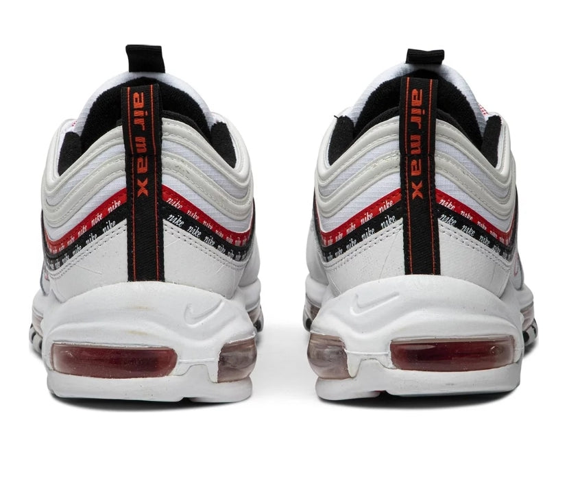 Les baskets Nike Air Max 97 sont synonymes de style emblématique et de confort absolu. Leur design ondulé distinctif.pas cher. Le moins cher.