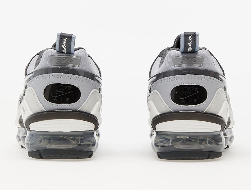 Les baskets Nike Air VaporMax 360 combinent un style rétro et  modernes. Leur design inspiré des années 2000 et leur. Pas cher.le moins Cher.