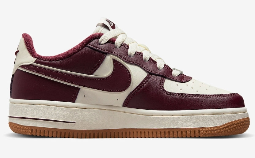 Les baskets Nike Air Force 1 combinent style et performance, offrant une expérience exceptionnelle.pas cher. Le moins cher.
