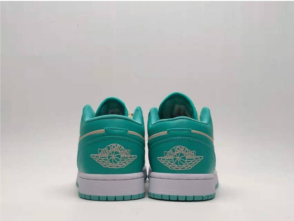 Les baskets Air Jordan 1 offrent un style iconique et une performance légendaire.
leur design emblématique .pas cher. Le moins cher.