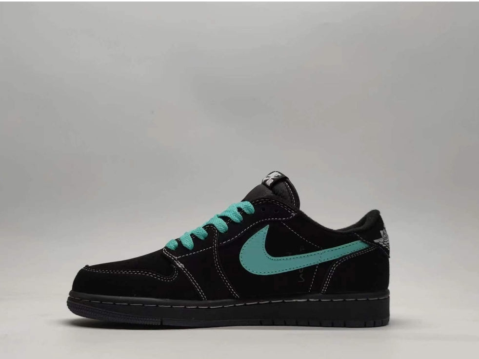 Les baskets Air Jordan 1 offrent un style iconique et une performance légendaire.
 leur design emblématique .pas cher. Le moins cher.