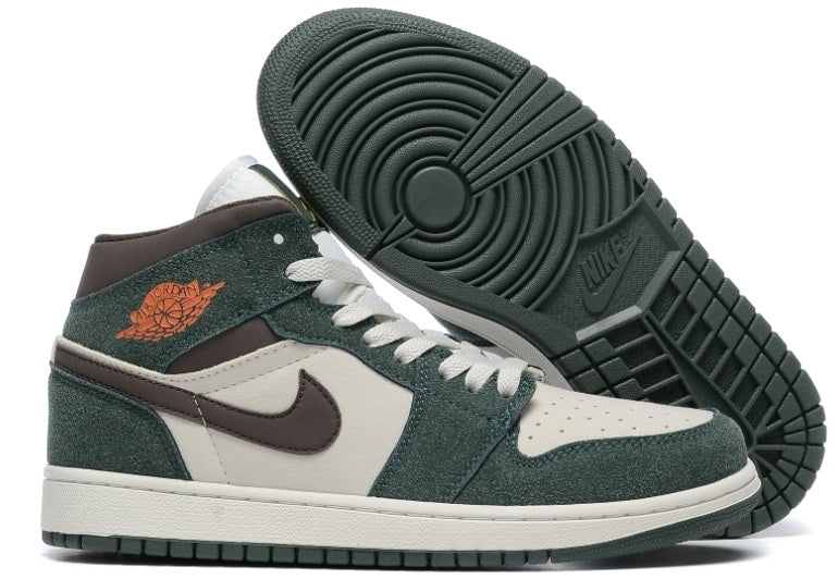 Les baskets Air Jordan 1 offrent un style iconique et une performance légendaire.
 leur design emblématique .pas cher. Le moins cher.