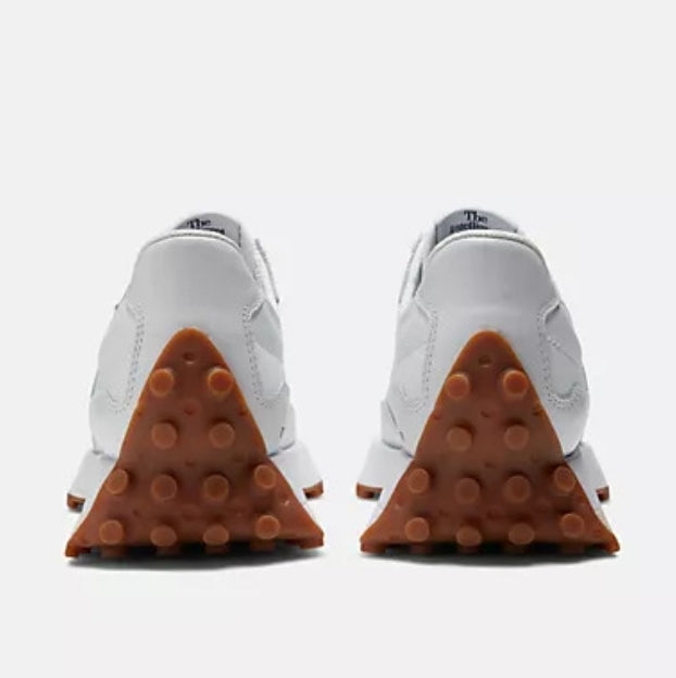 Les baskets New Balance allient style et confort. Leur design classique et leurs matériaux de haute qualité en font un choix idéal pour les amateurs de sneakers.pas cher. Le moins cher.