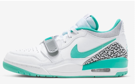 Les baskets Air Jordan Legacy offrent un style emblématique et une performance exceptionnelle.
design distinctif.pas Cher. Le moins cher.