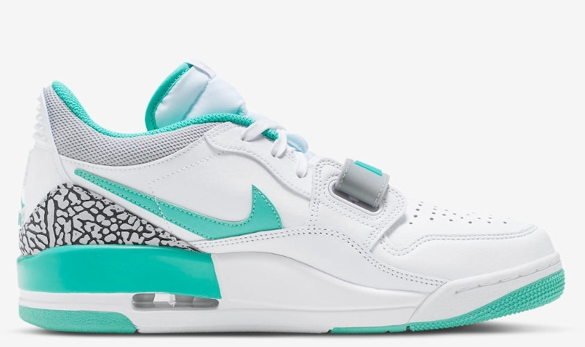 Les baskets Air Jordan Legacy offrent un style emblématique et une performance exceptionnelle.
design distinctif.pas Cher. Le moins cher.