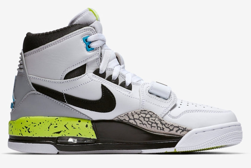 Les baskets Air Jordan Legacy offrent un style emblématique et une performance exceptionnelle.
design distinctif.pas Cher. Le moins cher.