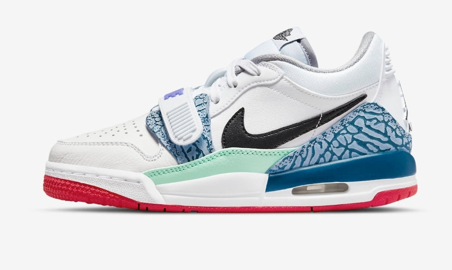 Les baskets Air Jordan Legacy offrent un style emblématique et une performance exceptionnelle.
design distinctif.pas Cher. Le moins cher.